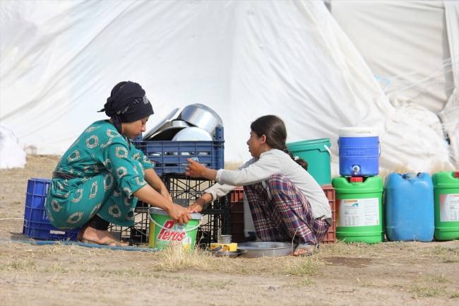 Mevsimlik işçilerin Konya'da zorlu mesaisi başladı